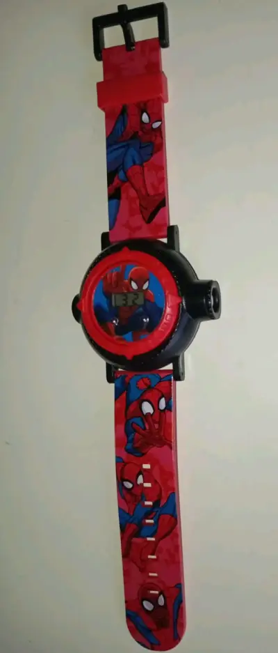 Reloj digital infantil de Spiderman - miniatura 1