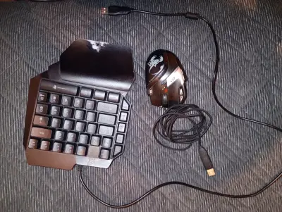 Teclado y mouse gamer con cable USB - miniatura 1