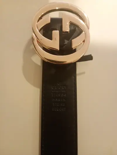 Cinturón Gucci negro con hebilla dorada - miniatura 1