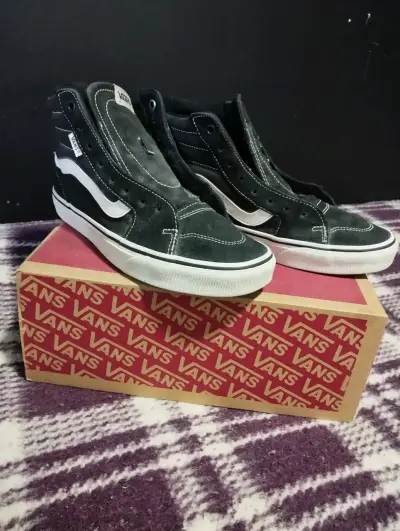 Zapatillas Vans negras de gamuza - miniatura 1