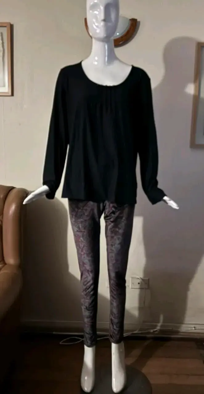 Vestidos, pantalones, polera - 2
