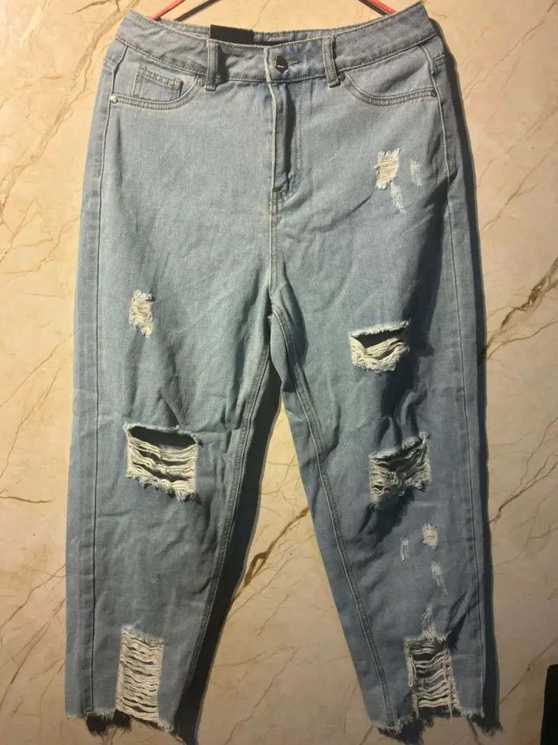 Jeans celestes desgastados para mujer - 4