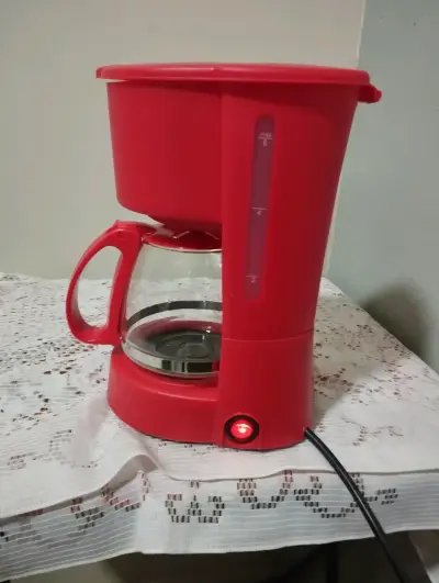 Cafetera eléctrica iWotto roja 6 tazas - miniatura 2