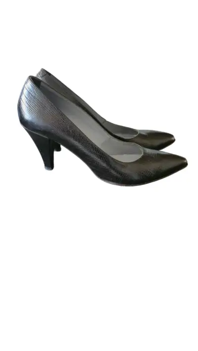 Zapatos de tacón negros elegantes - miniatura 1