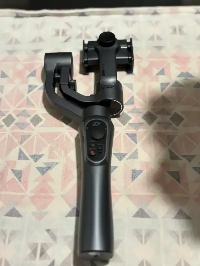 Estabilizador gimbal Zhiyun para smartphone - miniatura 1