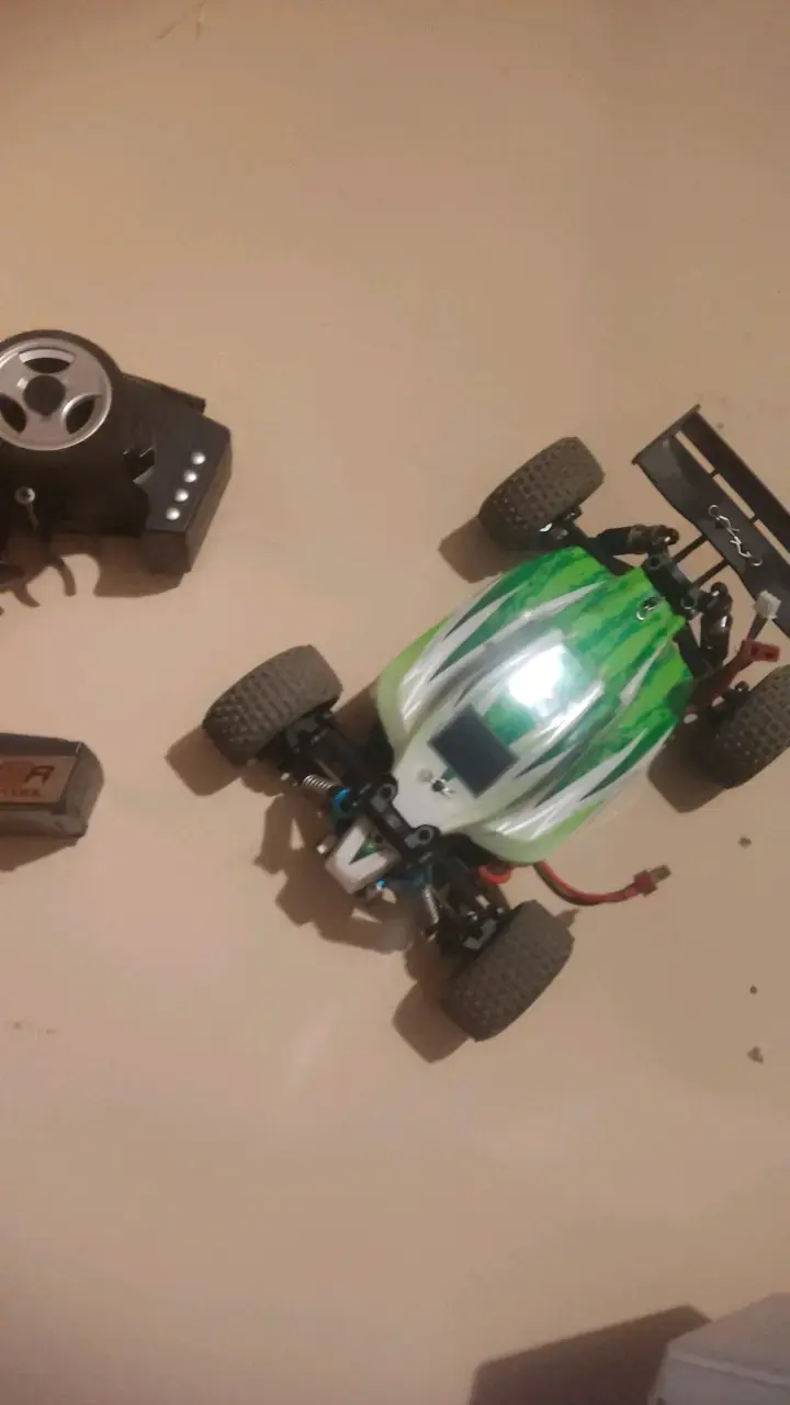 Camioneta RC wltoys  con control remoto - 2