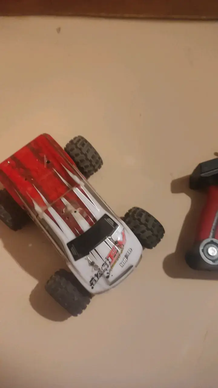 Camioneta RC wltoys  con control remoto - 3
