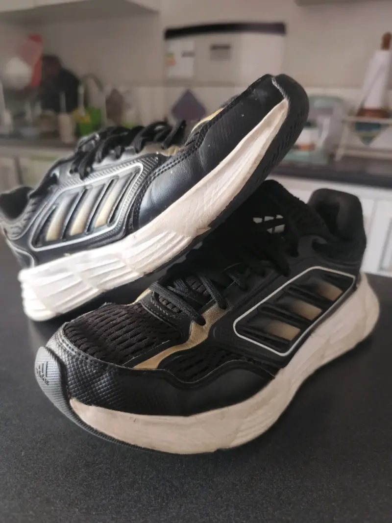 Zapatillas deportivas negras Adidas usadas - 2