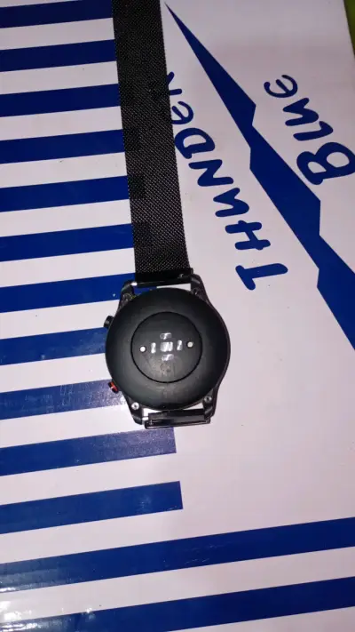 Smartwatch negro l se vende en 30,000 conversable - miniatura 4