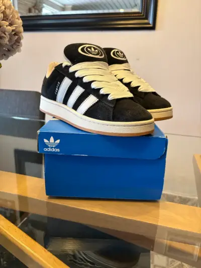 Zapatillas Adidas Campus negras y blancas - miniatura 1