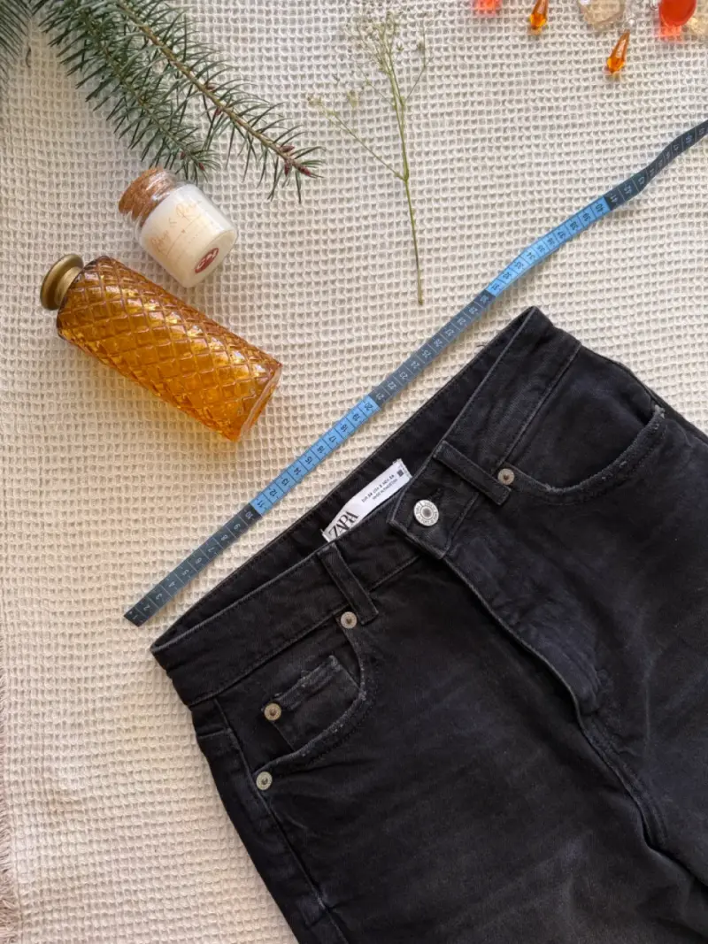 Jeans negros de mezclilla para mujer - 2