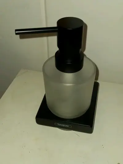 Dispensador de jabón Hansgrohe negro mate - miniatura 2