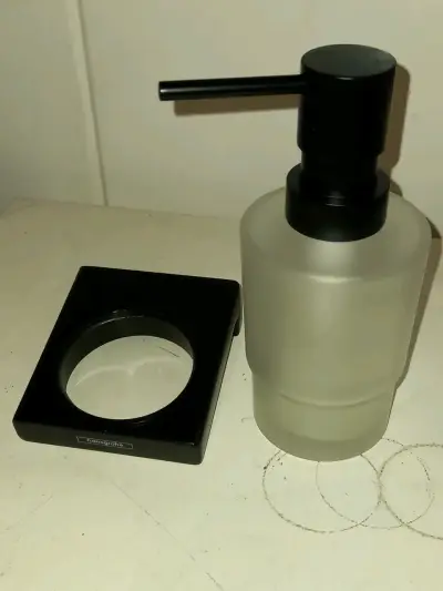 Dispensador de jabón Hansgrohe negro mate - miniatura 3