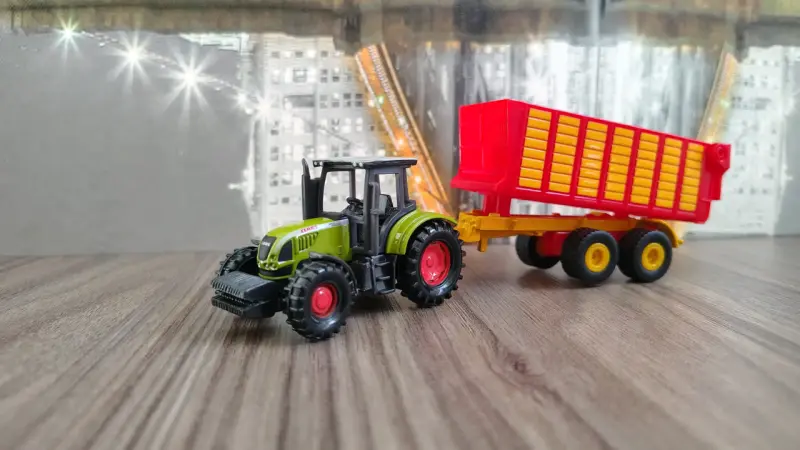 Tractor de juguete Claas Axion verde - 2