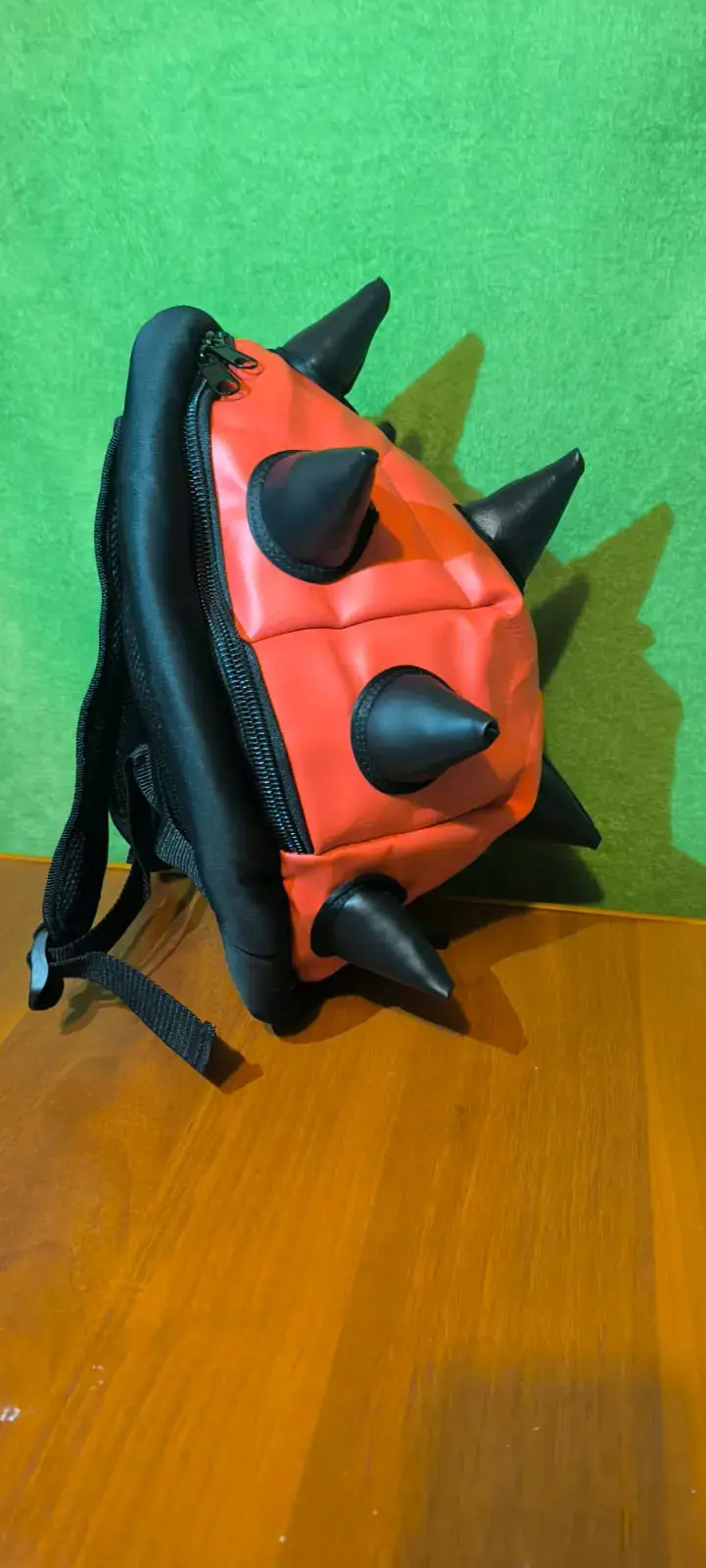 Mochila roja con púas negras ( Bowser) - 2