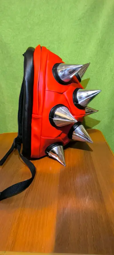 Mochila roja con púas negras Bowser - miniatura 2