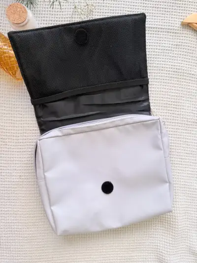 Bolso Adidas gris con logo deportivo - miniatura 2