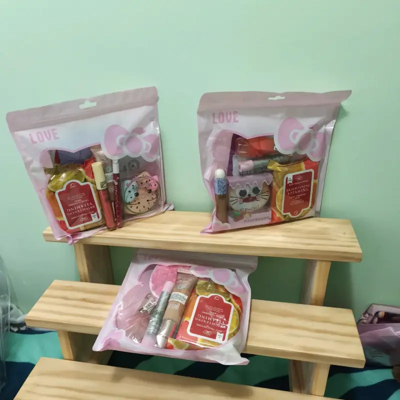 Set de belleza con productos variados - 2
