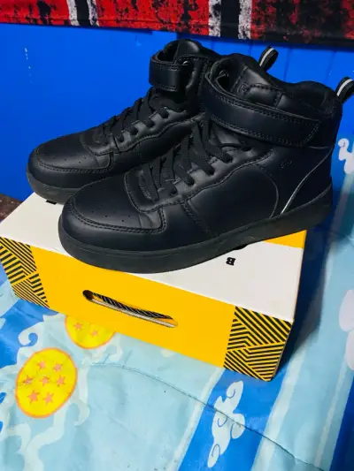 Zapatillas negras de cuero con velcro - miniatura 1