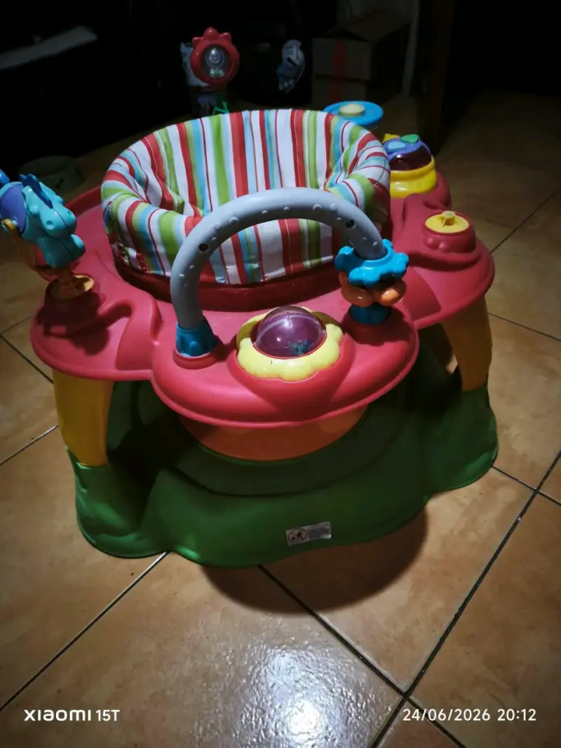 Centro de actividades para bebé multicolor