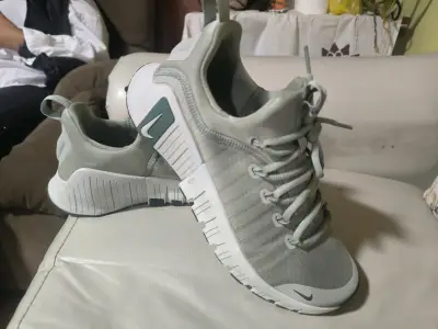Zapatillas deportivas Nike gris claro - miniatura 1
