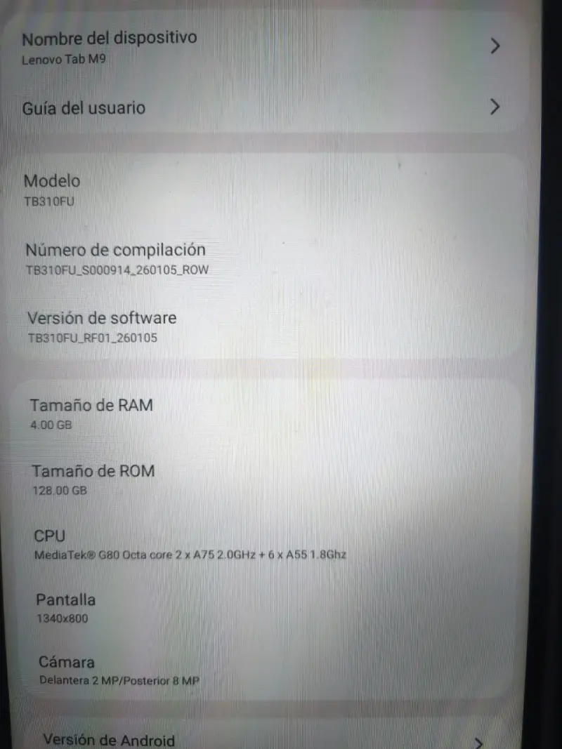 Tablet Lenovo con funda protectora - 2