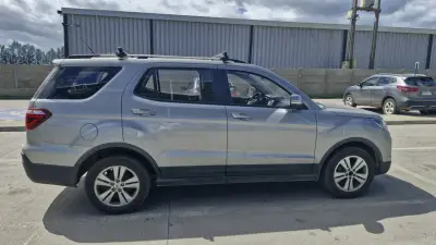 SUV familiar en buen estado - miniatura 6