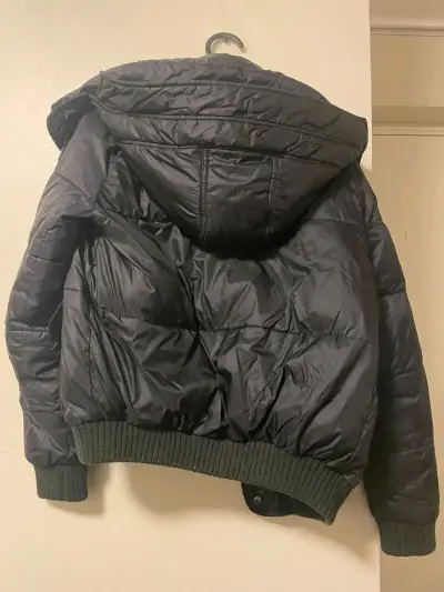 Chaqueta acolchada negra Abercrombie & Fitch - miniatura 2