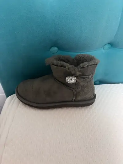 Botas de invierno gris con forro de lana - miniatura 1