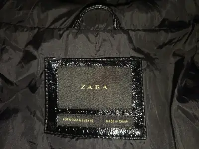 Chaqueta hombre Zara talla M negra con capucha - miniatura 3