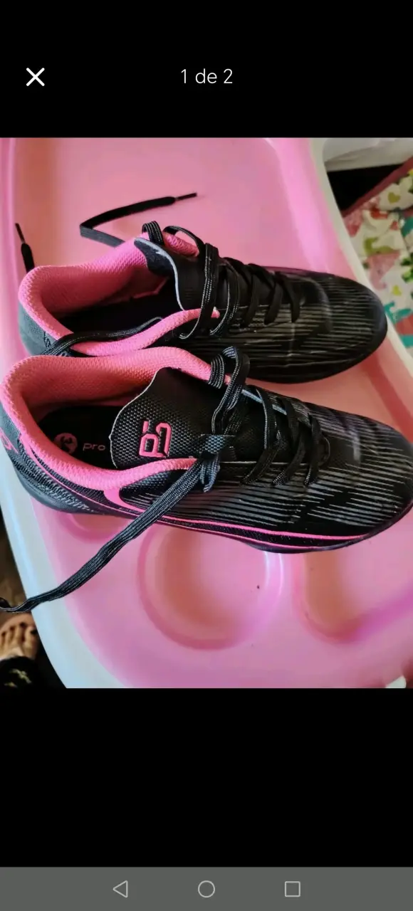 Zapatillas deportivas negras y rosadas para mujer
