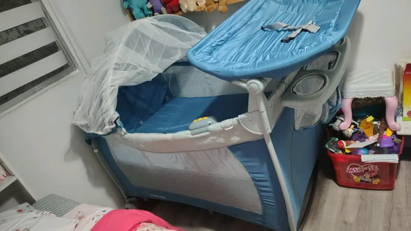 Cuna corral plegable azul con toldo - 1