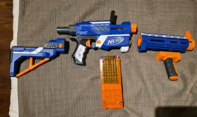 Fusil Nerf Retaliator azul y naranja - miniatura 2