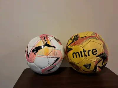 2 Balón de futbolito puma y mitre - miniatura 3
