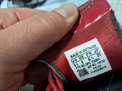 Zapato de futbol adidas ojas talla 9.5 US - miniatura 1