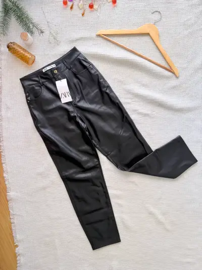 Pantalones de cuero sintético Zara negros 36 - miniatura 1