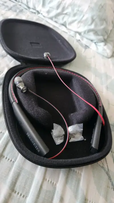 Sennheiser Momentum In-Ear Wireless,con estuche - miniatura 1