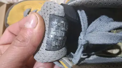 Zapatillas Upp amarillo con cordones grises - miniatura 3