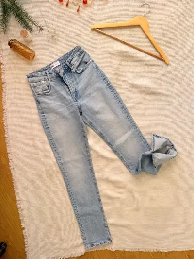 Jeans celestes Zara de tiro alto 34 - miniatura 1