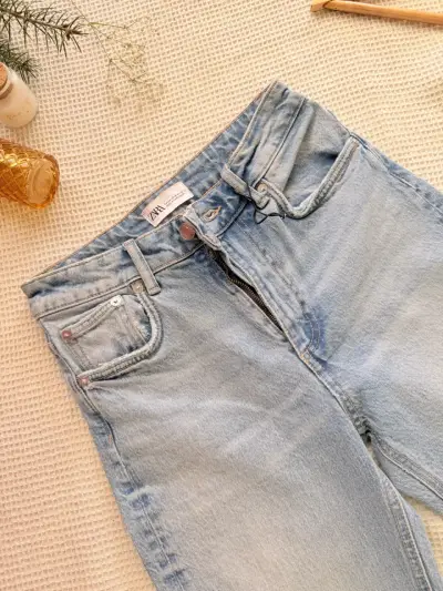 Jeans celestes Zara de tiro alto 34 - miniatura 2