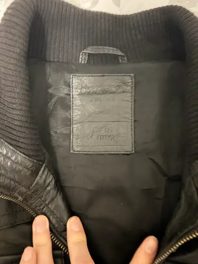 Chaqueta de cuero negra para mujer - miniatura 4