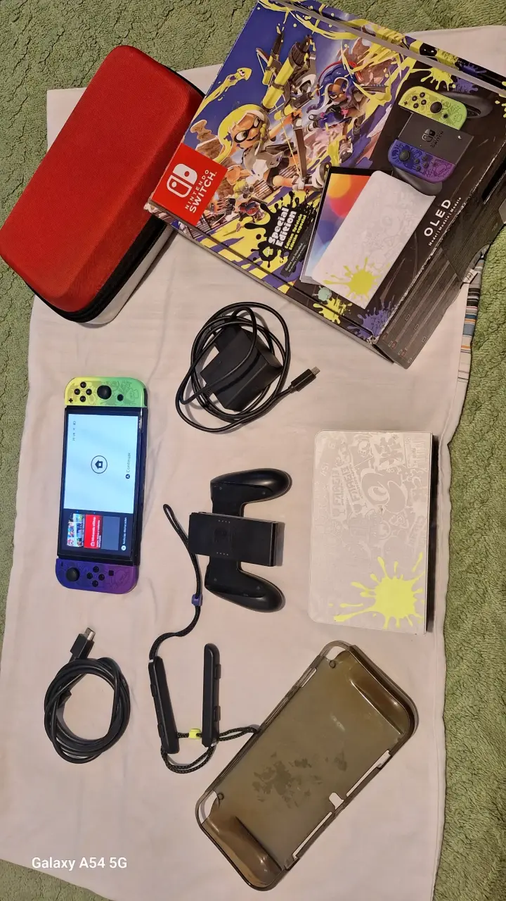 Consola Nintendo Switch con Joy-Con personalizados - 2
