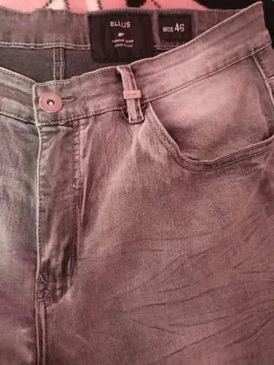 Jeans grises para hombre en buen estado - miniatura 4