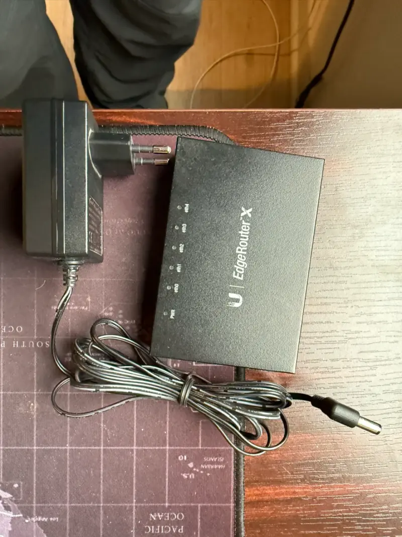 Router Ubiquiti EdgeRouter X - 1