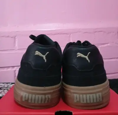 Zapatillas Puma negras con suela marrón - miniatura 4