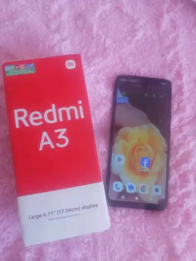 Smartphone Xiaomi Redmi A3 con pantalla grande - miniatura 1