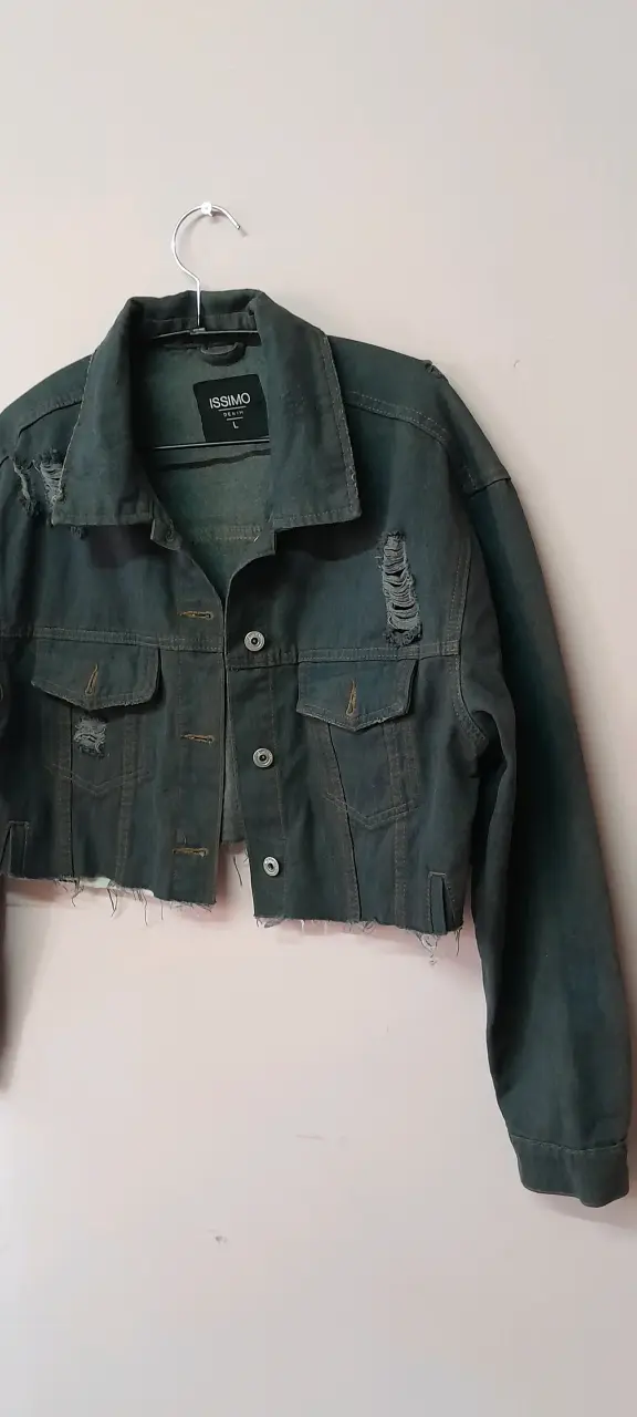 Chaqueta de mezclilla corta Issimo desgastada - 2