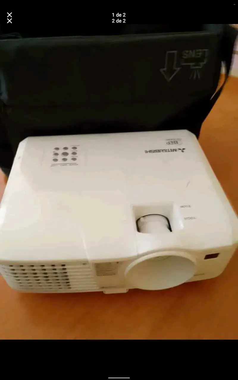 Proyector Mitsubishi DLP en buen estado - 2