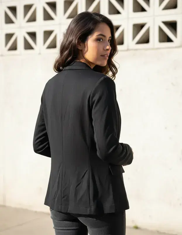 Blazer negro elegante para mujer - 2