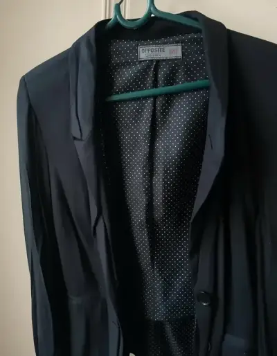 Blazer negro elegante para mujer - miniatura 4